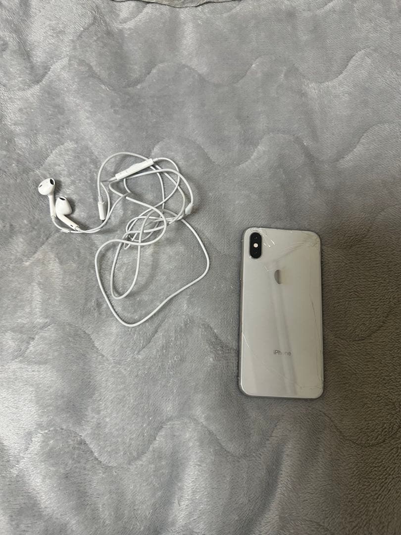 Apple iPhone XS シルバー 本体 + EarPods