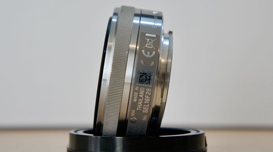 SONY SEL16F28 単焦点レンズ おまけ付き