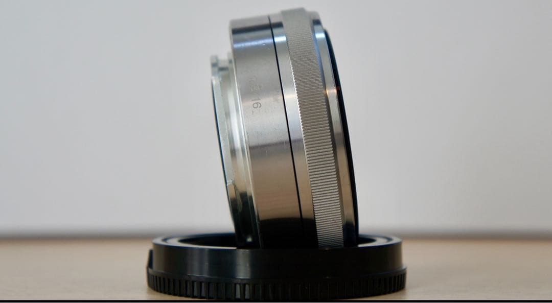 SONY SEL16F28 単焦点レンズ おまけ付き