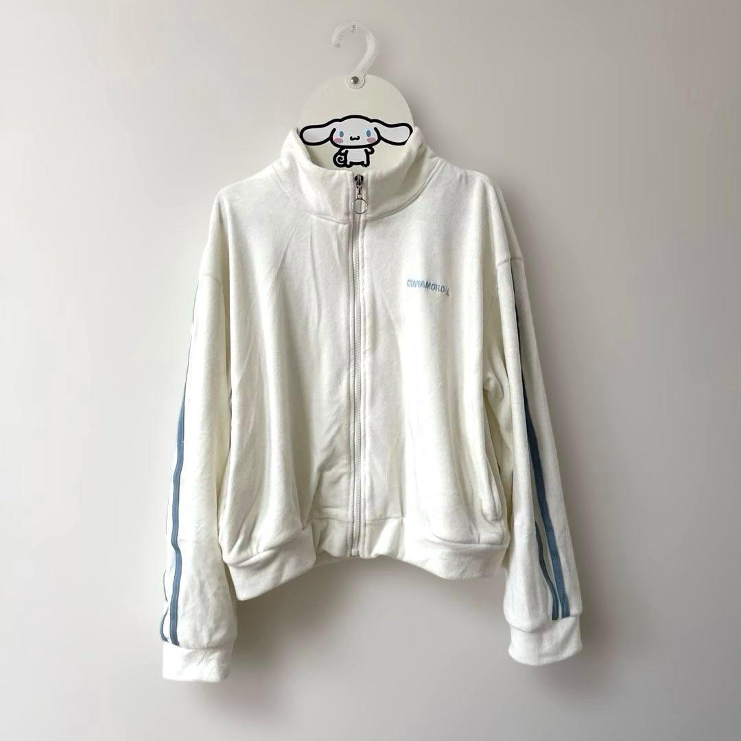 サンリオ　シナモロール　ベロアジャージ　上下セット　ハンガー付　長袖　ズボン　Ｌ