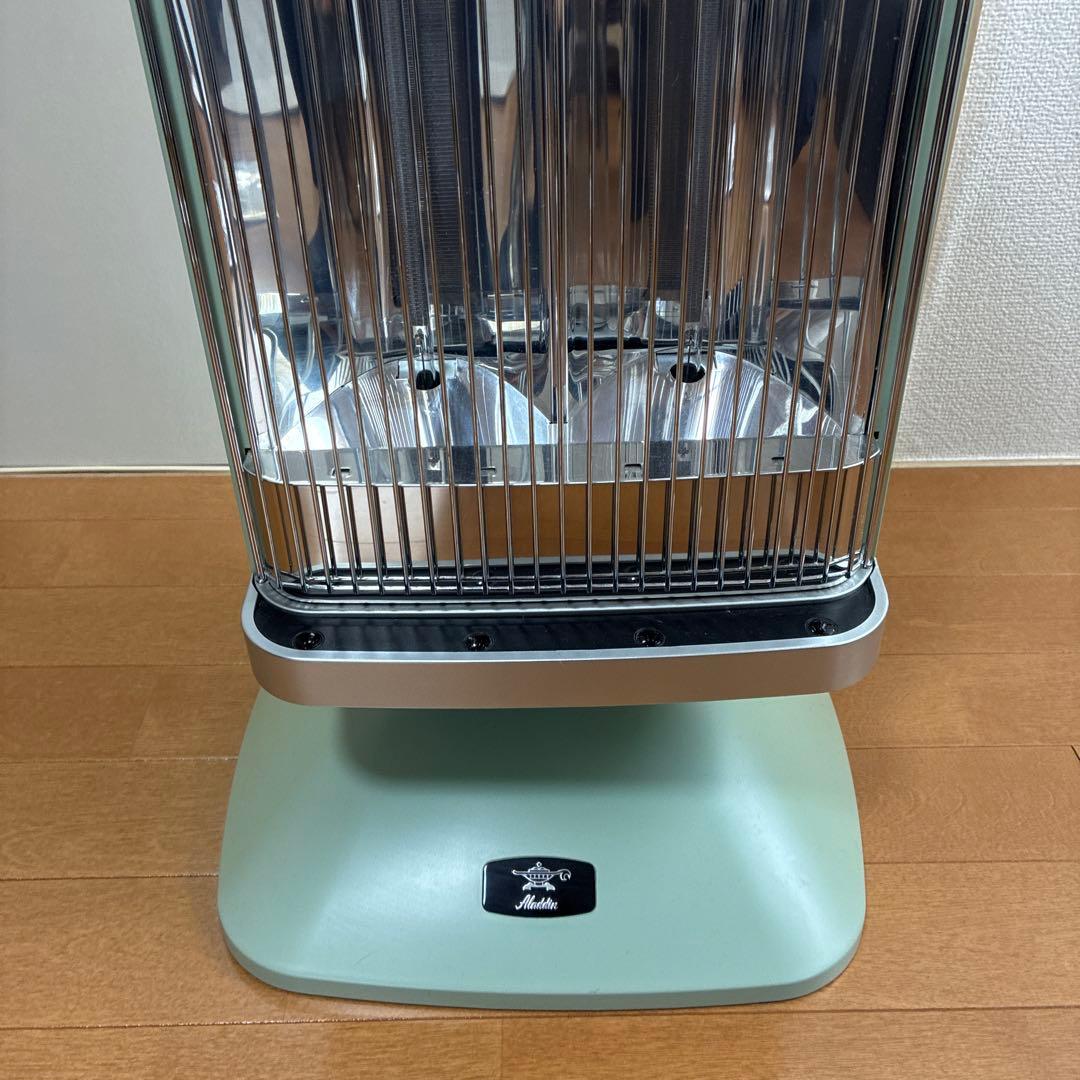 2022年製アラジン電気ストーブ 遠赤グラファイトeヒーター
