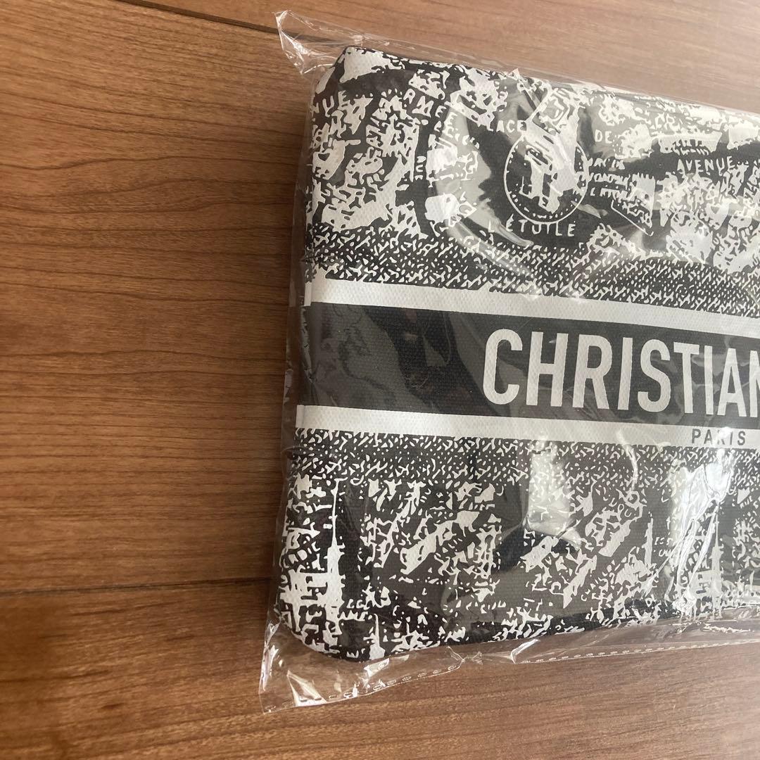 ノベルティポーチ（大手買取店鑑定済み）