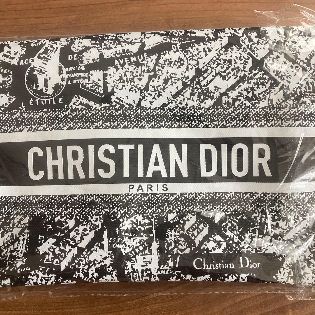 ノベルティポーチ（大手買取店鑑定済み）