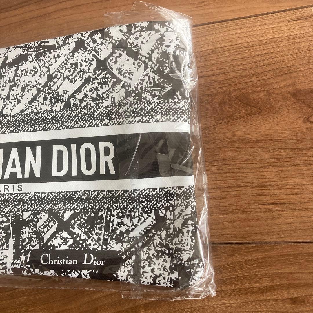 ノベルティポーチ（大手買取店鑑定済み）