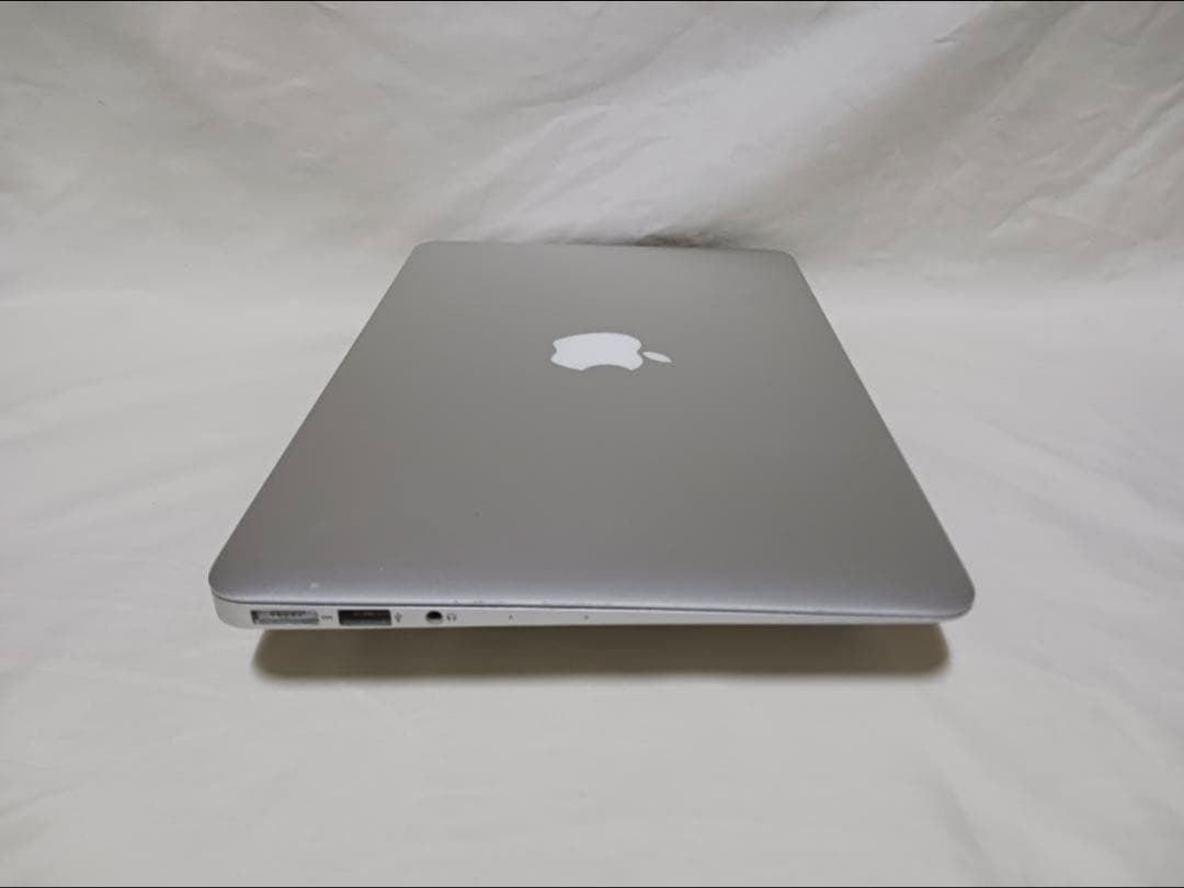 ACアダプターあり　MacBook Air 11インチシリーズ最終型