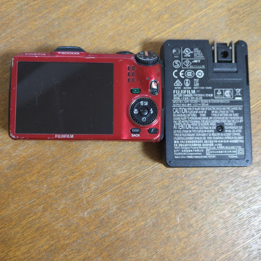 ジャンク　Fujifilm EXR 16MP レッド コンパクトデジタルカメラ