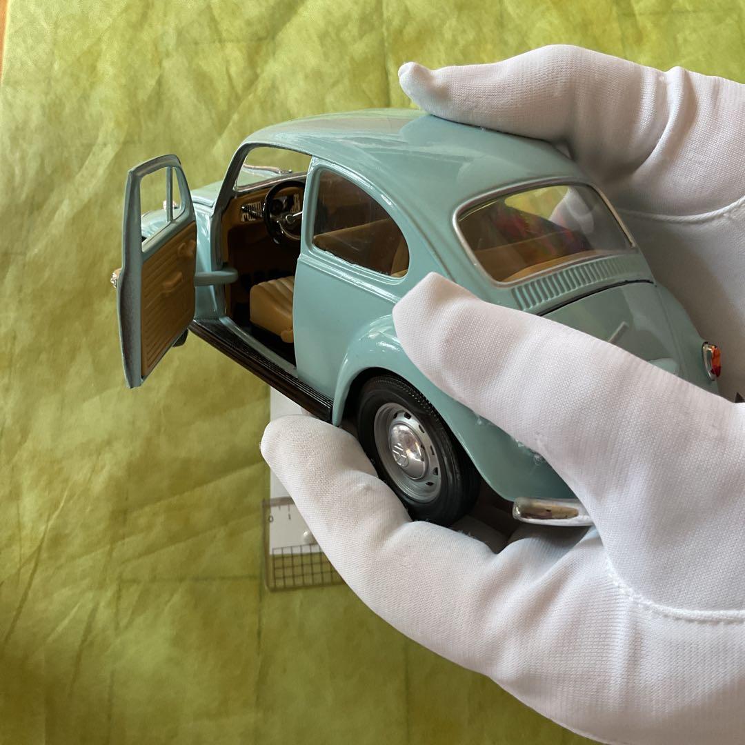 水色のクラシックカー ミニカー 1/18