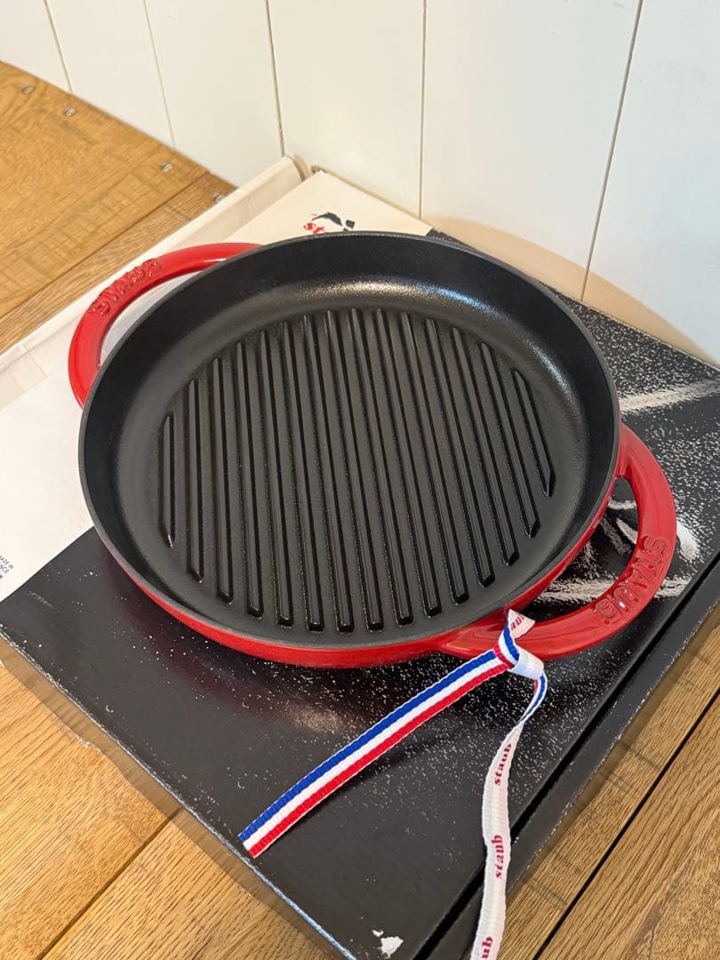 新品 ストウブ ピュアグリル ラウンド チェリー 22cm 40511-524