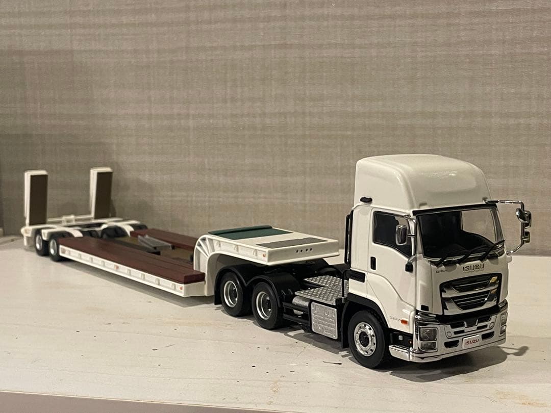 1/50 WSI ISUZU GIGA 6×4 ハイルーフ ホワイト＋16輪トレ