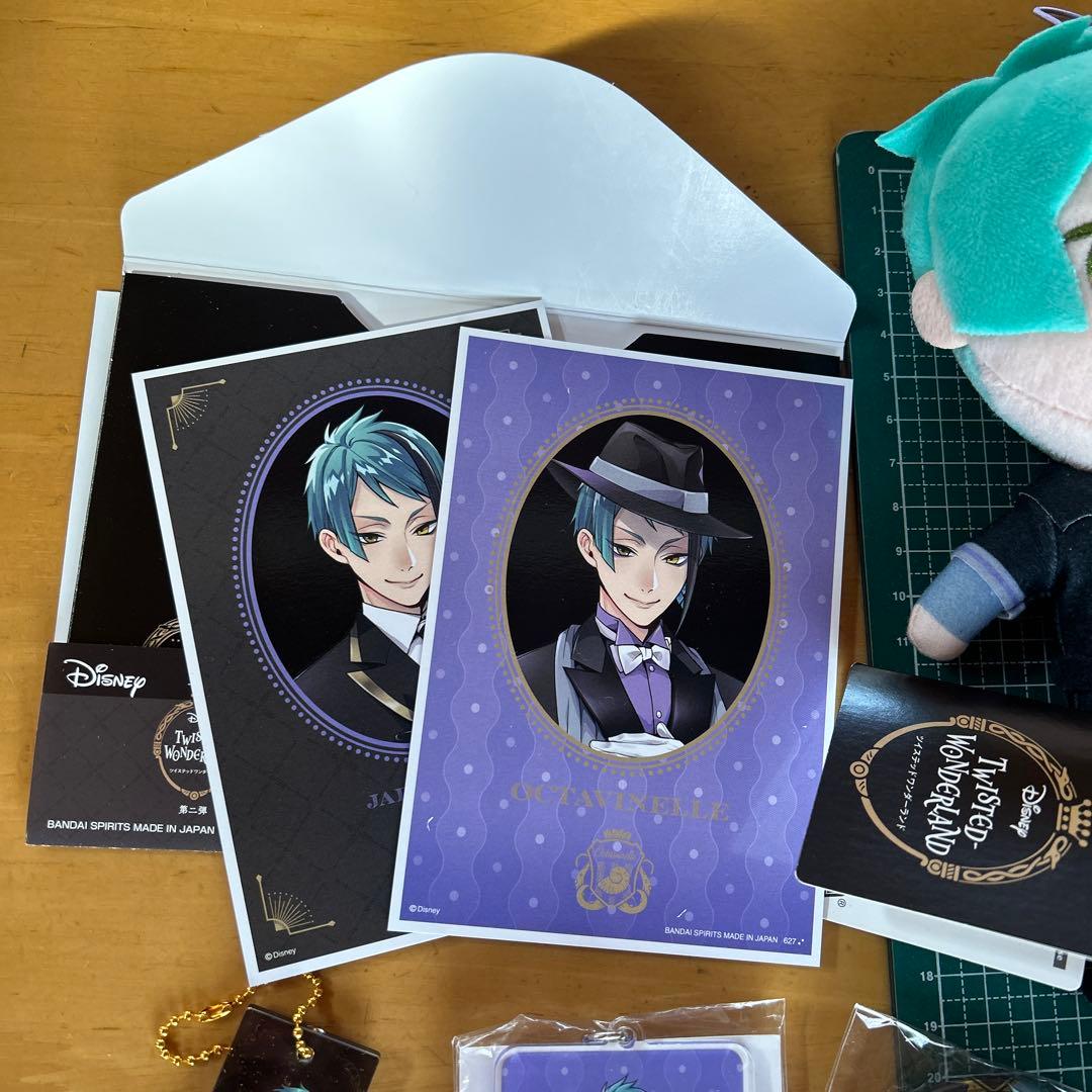 ツイステ　フロイド ジェイド　グッズ　まとめ売り　ぬいぐるみ　缶バッジ　ラバスト