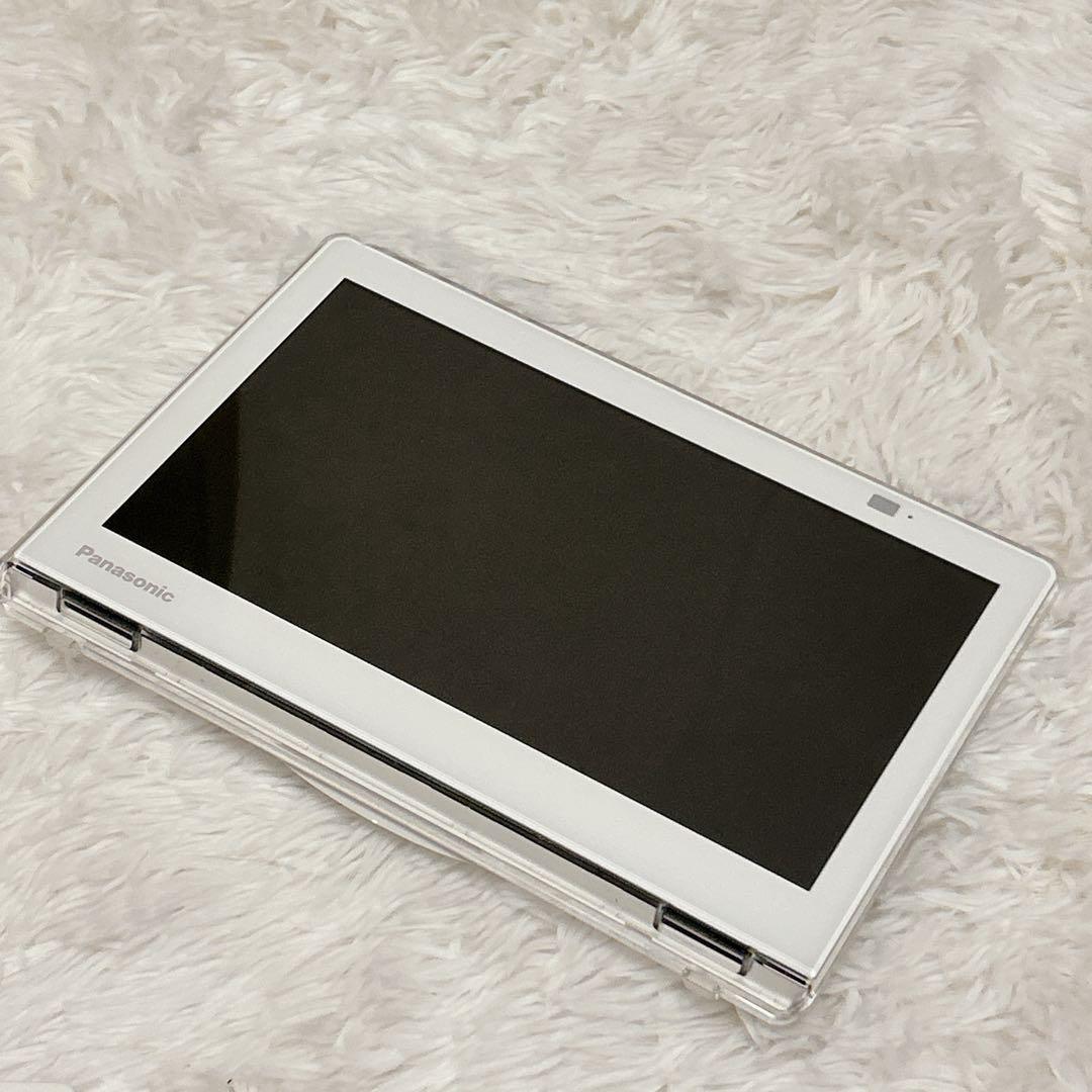 Panasonic プライベートビエラ　ポータブルテレビ　UN-10E7-W