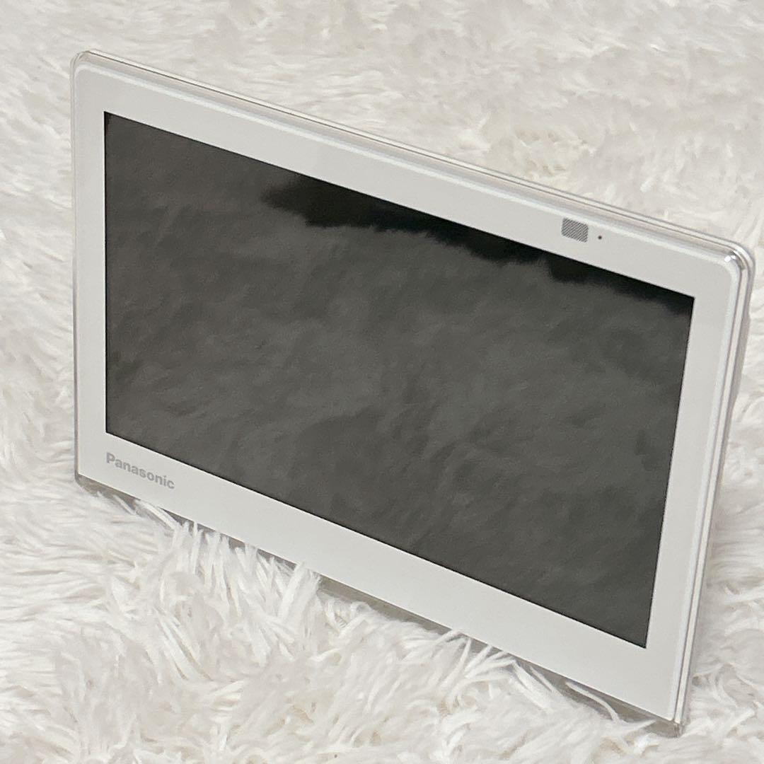 Panasonic プライベートビエラ　ポータブルテレビ　UN-10E7-W