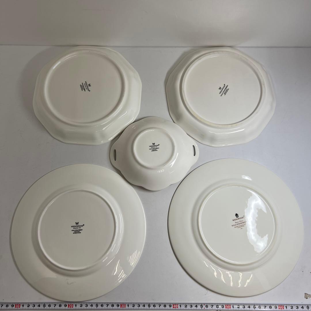 ☆洋3 ウェッジウッド　ワイルドストロベリー　カップ&ソーサー5客、プレート色々