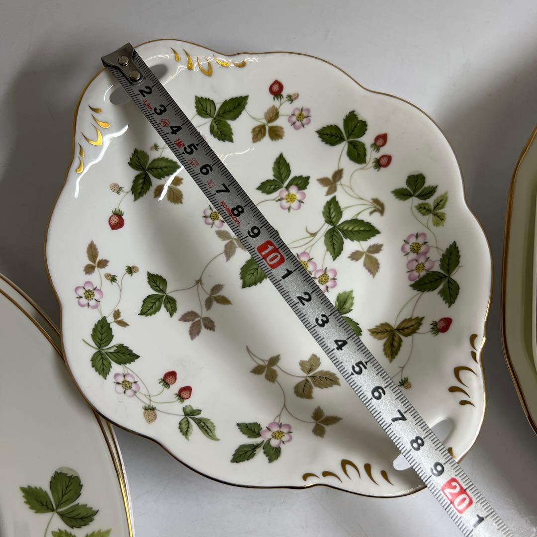 ☆洋3 ウェッジウッド　ワイルドストロベリー　カップ&ソーサー5客、プレート色々