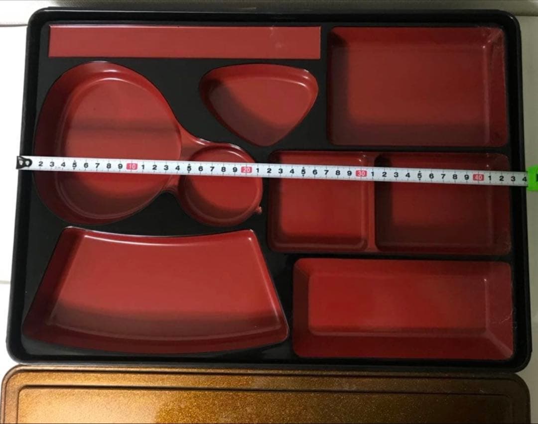 【未使用保管品】松花堂弁当箱 赤 金彩菊柄 大型和食器 おせち 正月 おもてなし