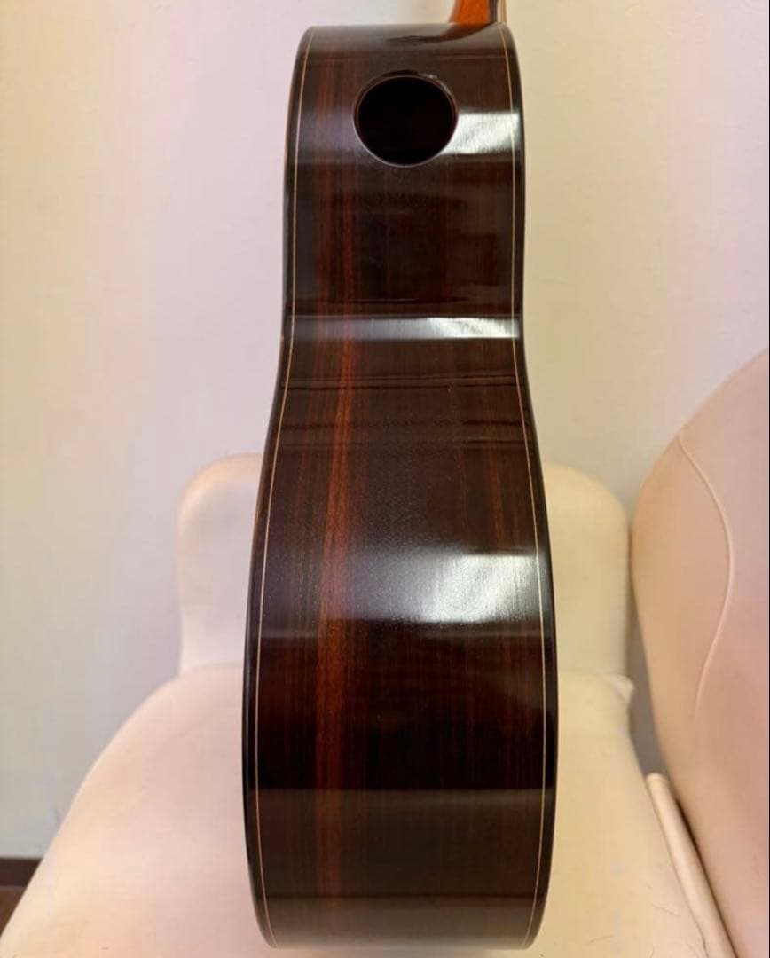 akira acoustic A3 カッタウェイ　アコースティックギター