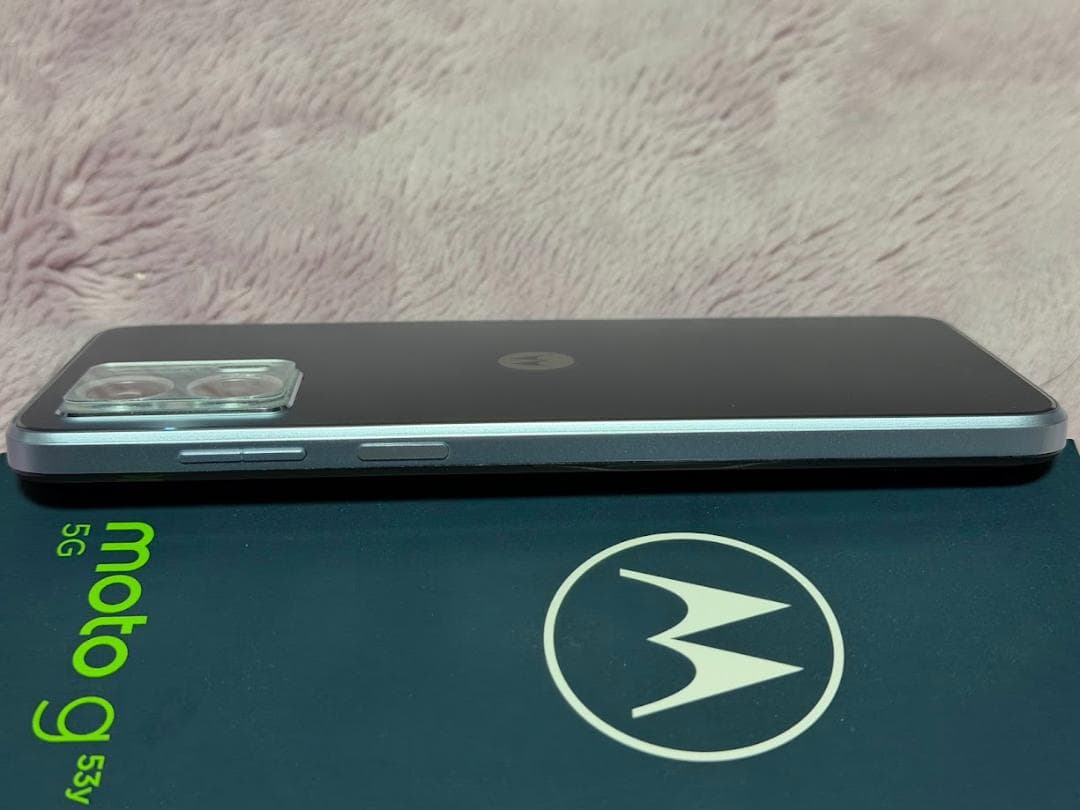 【美品】 motorola moto g 53y 5G シルバー SIMフリー