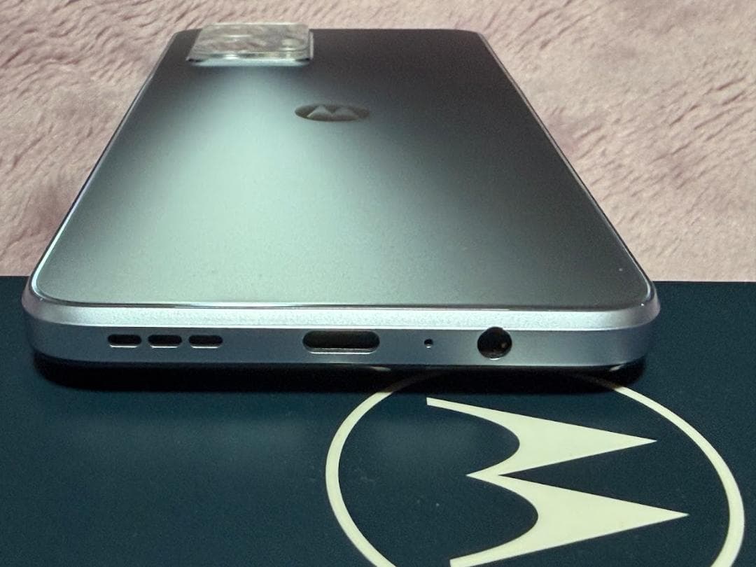 【美品】 motorola moto g 53y 5G シルバー SIMフリー