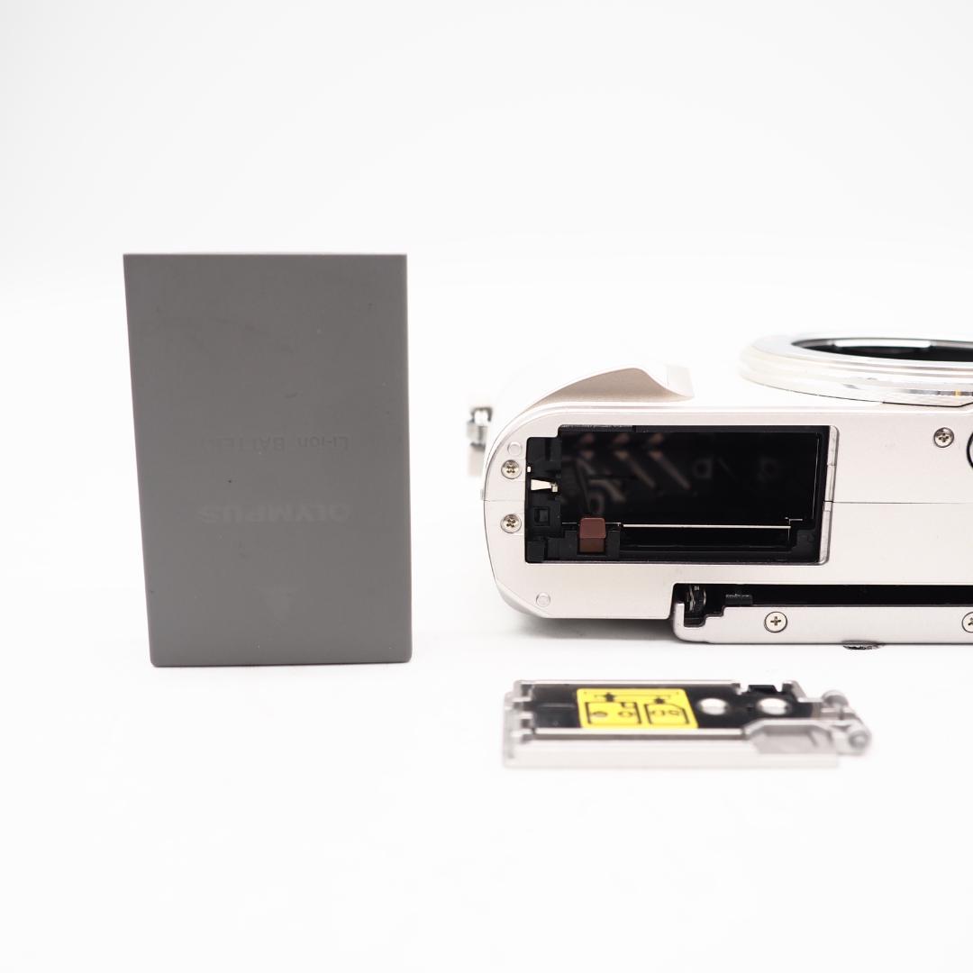 OLYMPUS PEN E-PL10 ミラーレス一眼 ホワイト ダブルレンズ