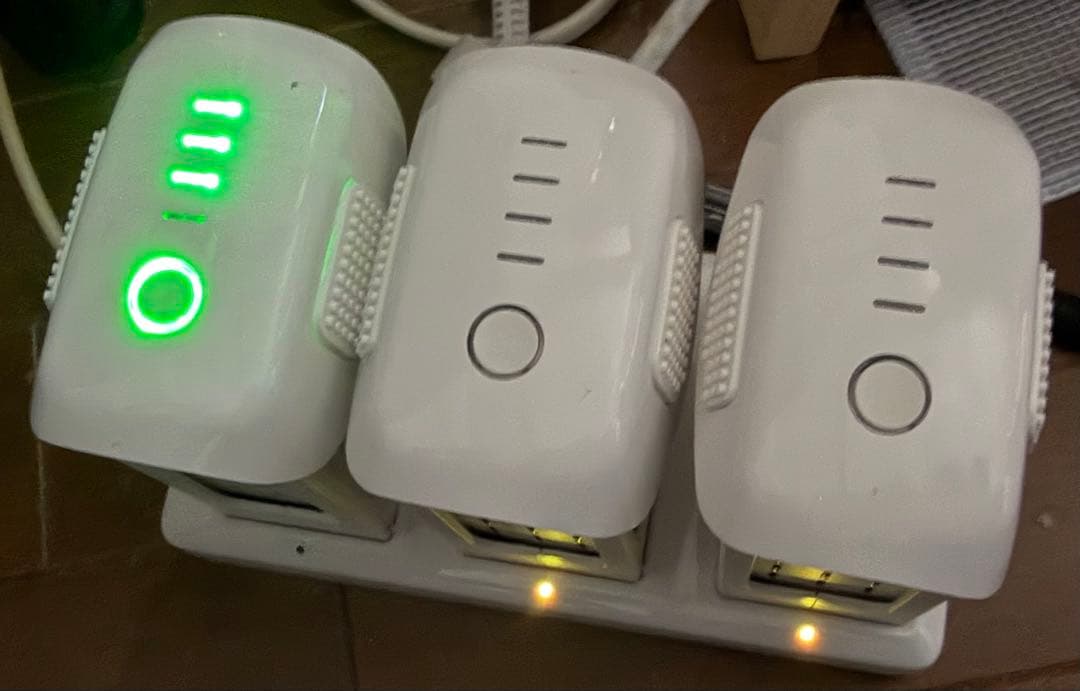 動作確認済 DJI純正 PHANTOM4充電器 充電ハブ バッテリーチャージャー