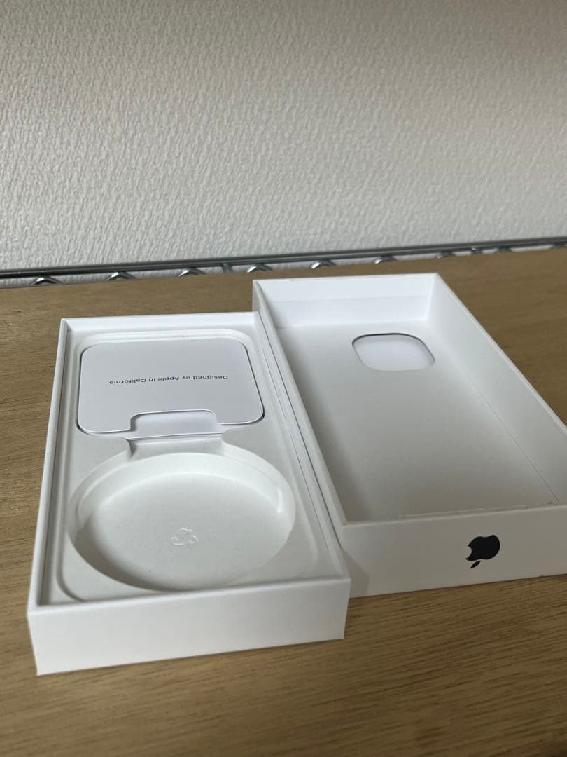 Apple iPhone 15 ブラック 128GB SIMフリー 美品