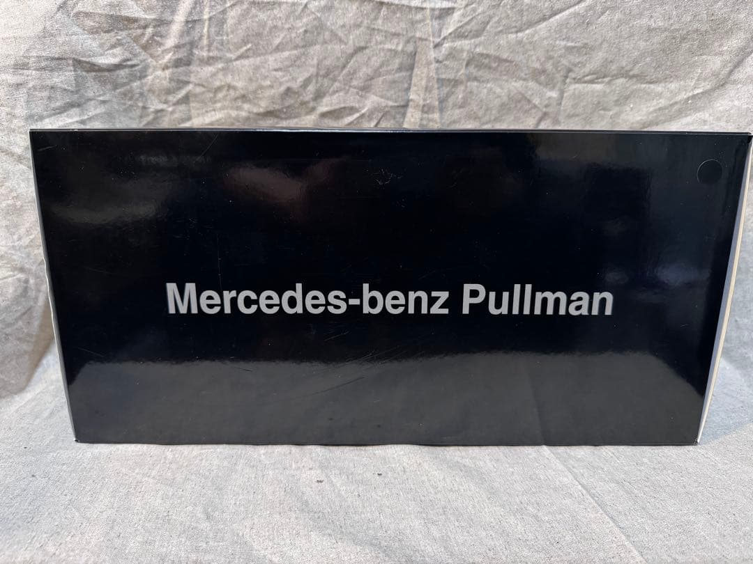 ミニカー Mercedes-Benz Pullman 1/18