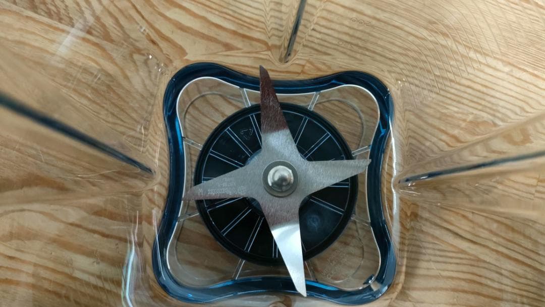 【目立った傷や汚れなし】バイタミックスE520　ホワイト　1623