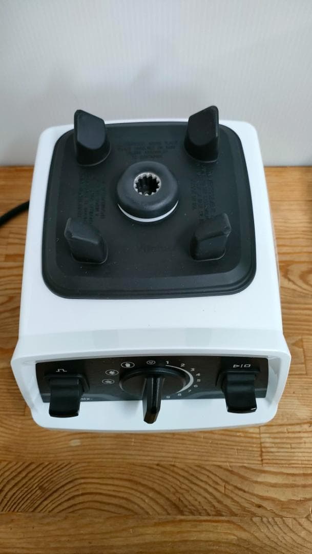 【目立った傷や汚れなし】バイタミックスE520　ホワイト　1623