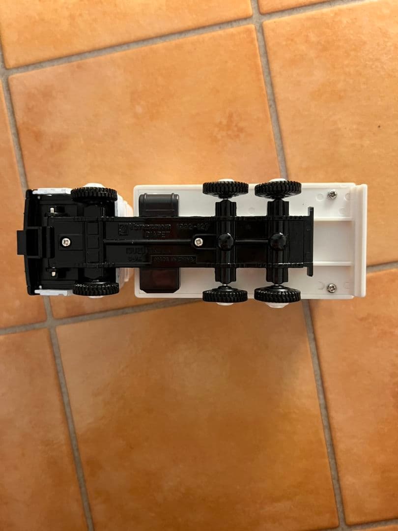 Dinpest アート引越センター車 T-012