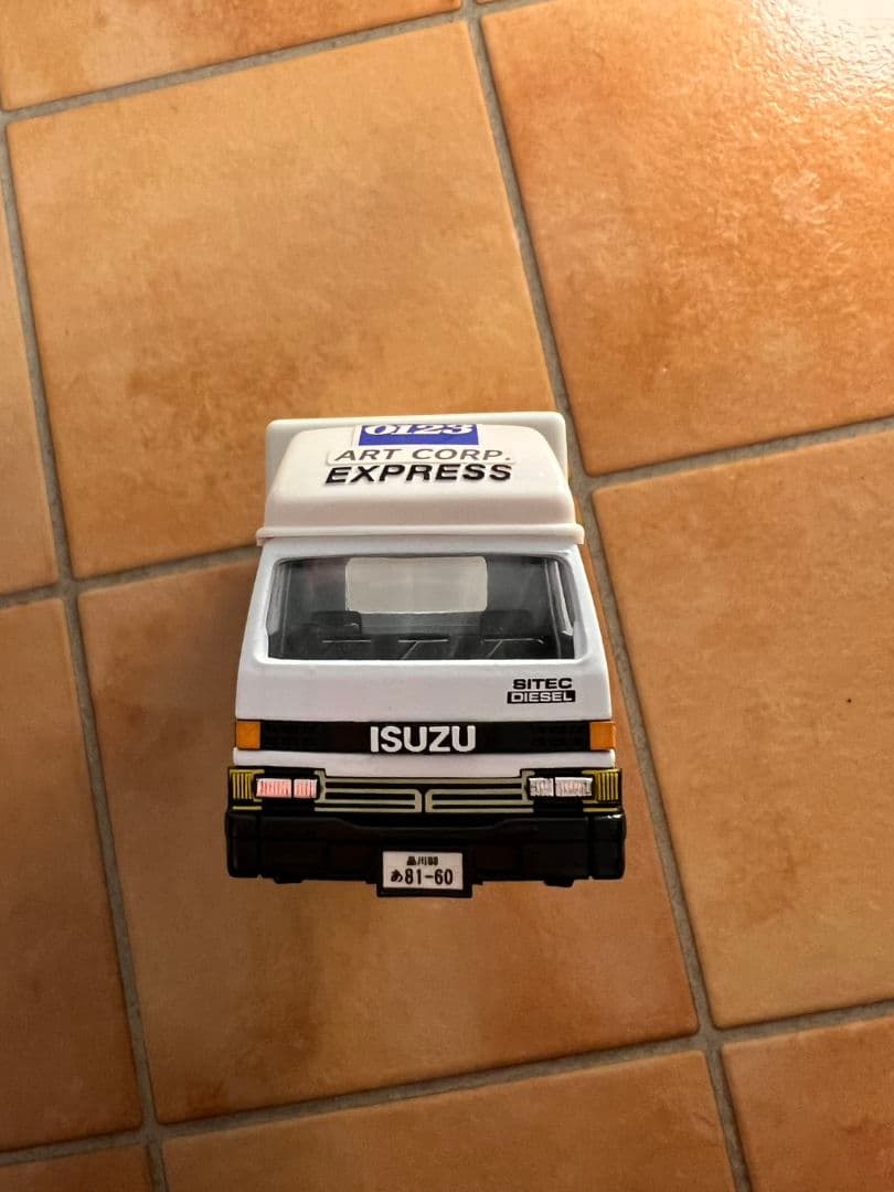 Dinpest アート引越センター車 T-012