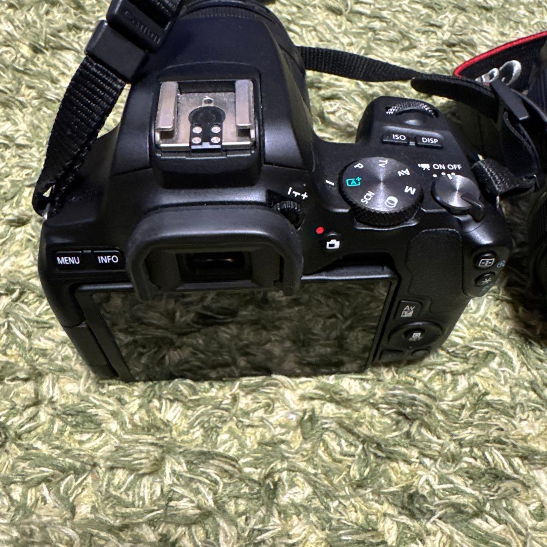 Canon EOS Kiss X10 デジタル一眼レフ 本体とレンズ付き