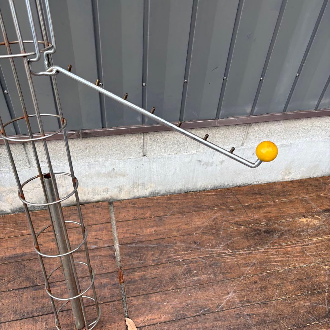 D壁 ①昭和レトロ 回転式 ハンガーラック 金属製 店舗什器 アーム付き 業務用