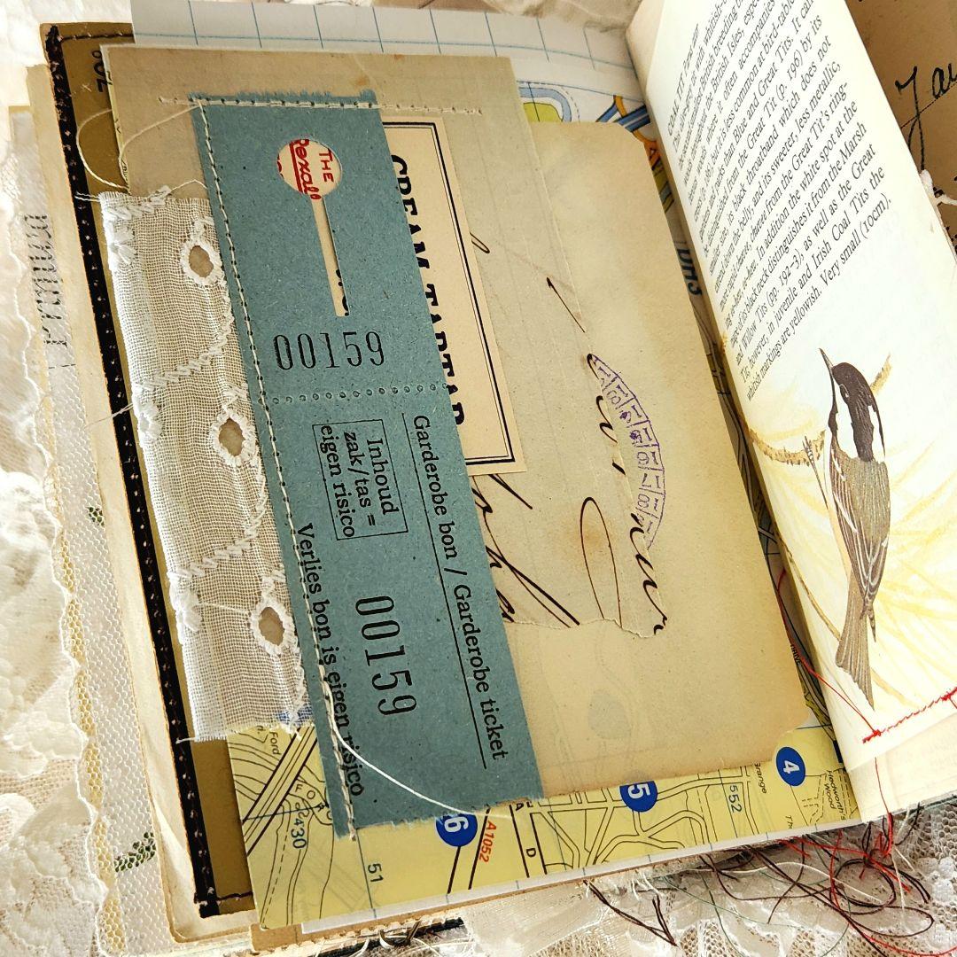 フランスの古い小さなガイドブックをリメイクしたjunkjournal