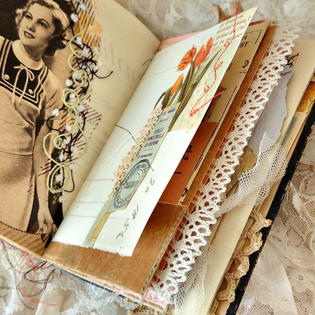 フランスの古い小さなガイドブックをリメイクしたjunkjournal