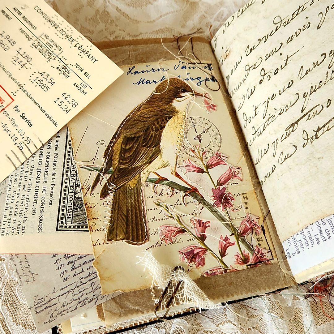 フランスの古い小さなガイドブックをリメイクしたjunkjournal