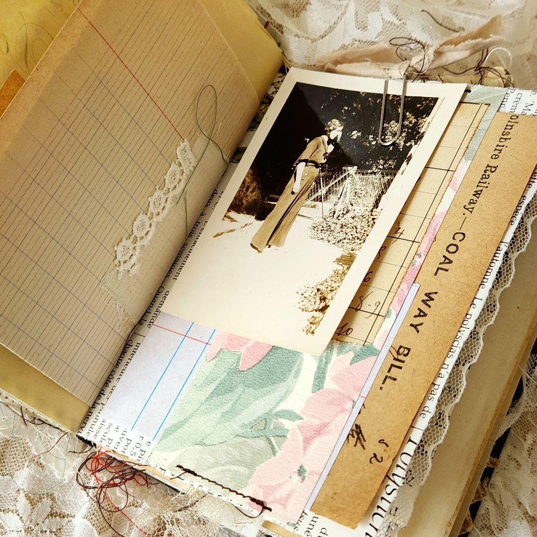 フランスの古い小さなガイドブックをリメイクしたjunkjournal