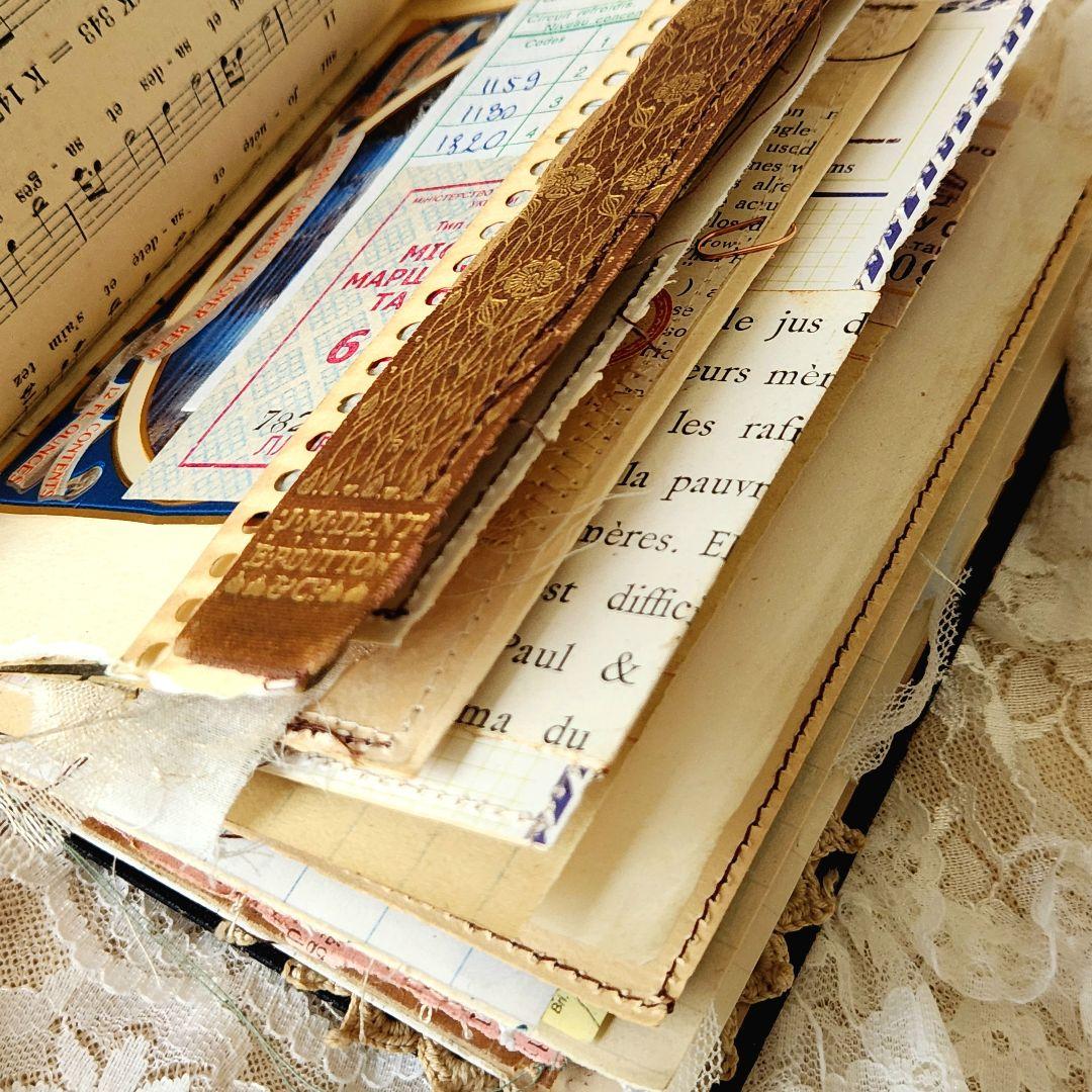 フランスの古い小さなガイドブックをリメイクしたjunkjournal
