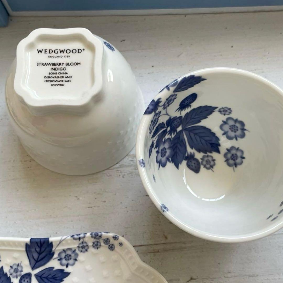 ウェッジウッドストロベリーブルームインディゴ カップ＆小皿ペア＆菱形皿2枚セット