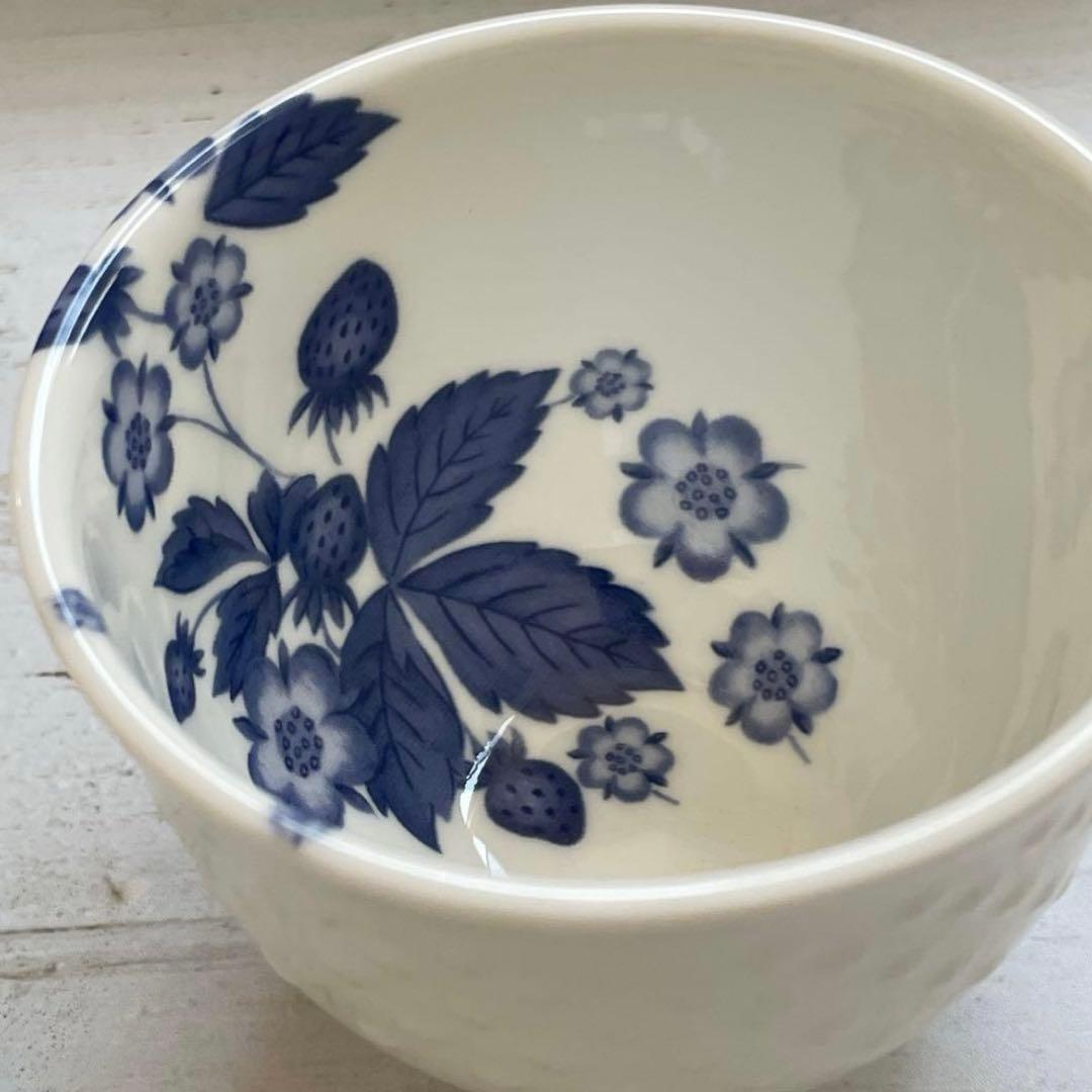 ウェッジウッドストロベリーブルームインディゴ カップ＆小皿ペア＆菱形皿2枚セット