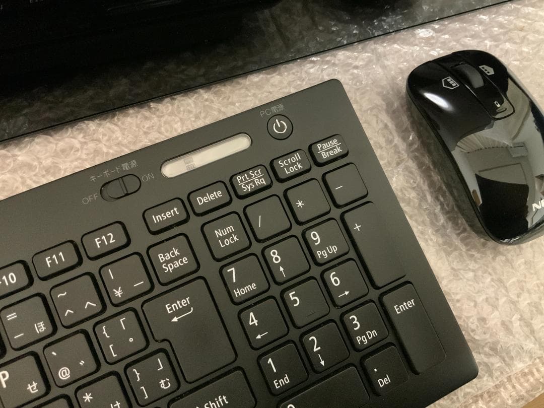 液晶不良ジャンクi7-10510U PC-HA970RAB/メモリ無/HDD無