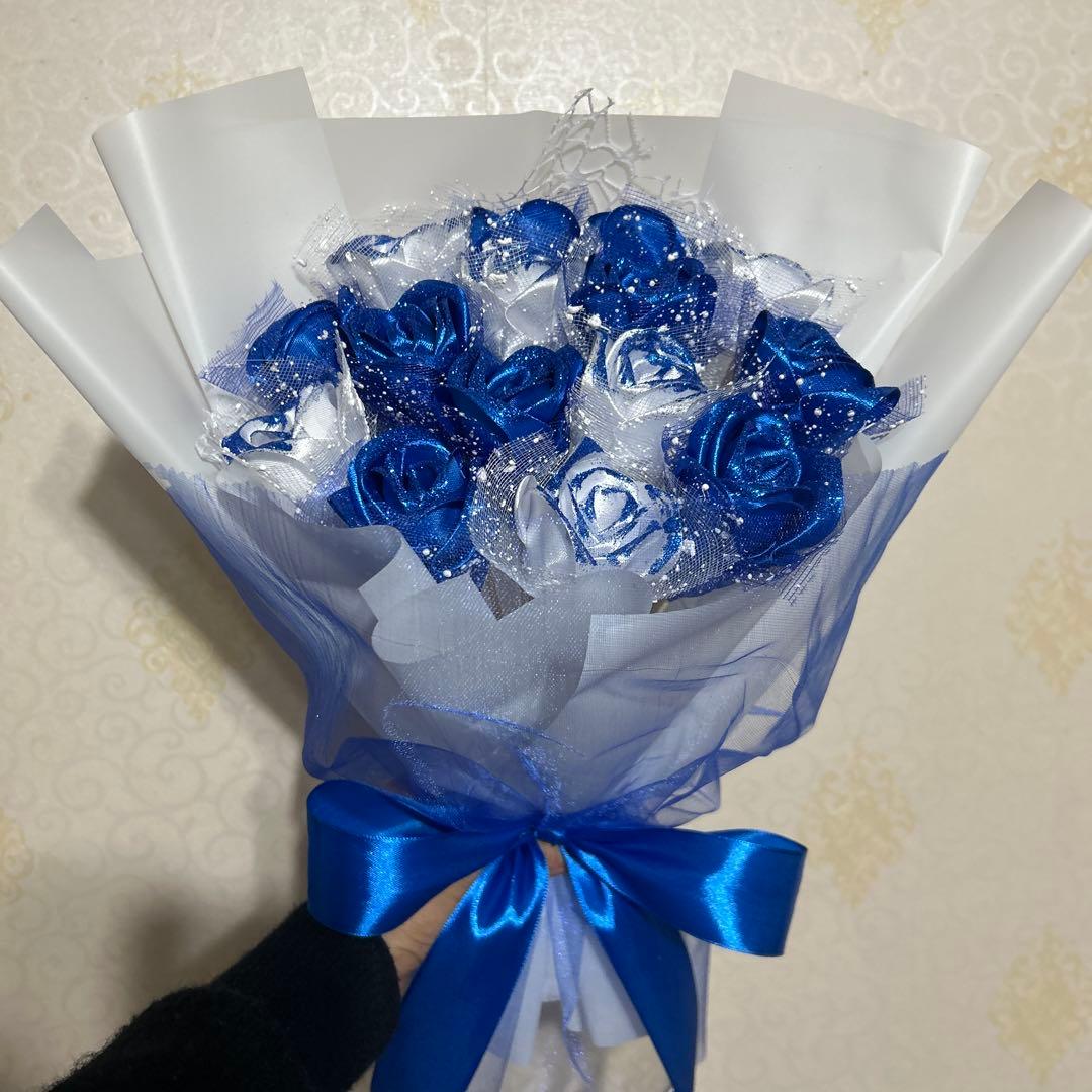 15本白青バラブーケ青ラメ付き❣️プレゼント お祝い 枯れない花永生薔薇特別な人へ