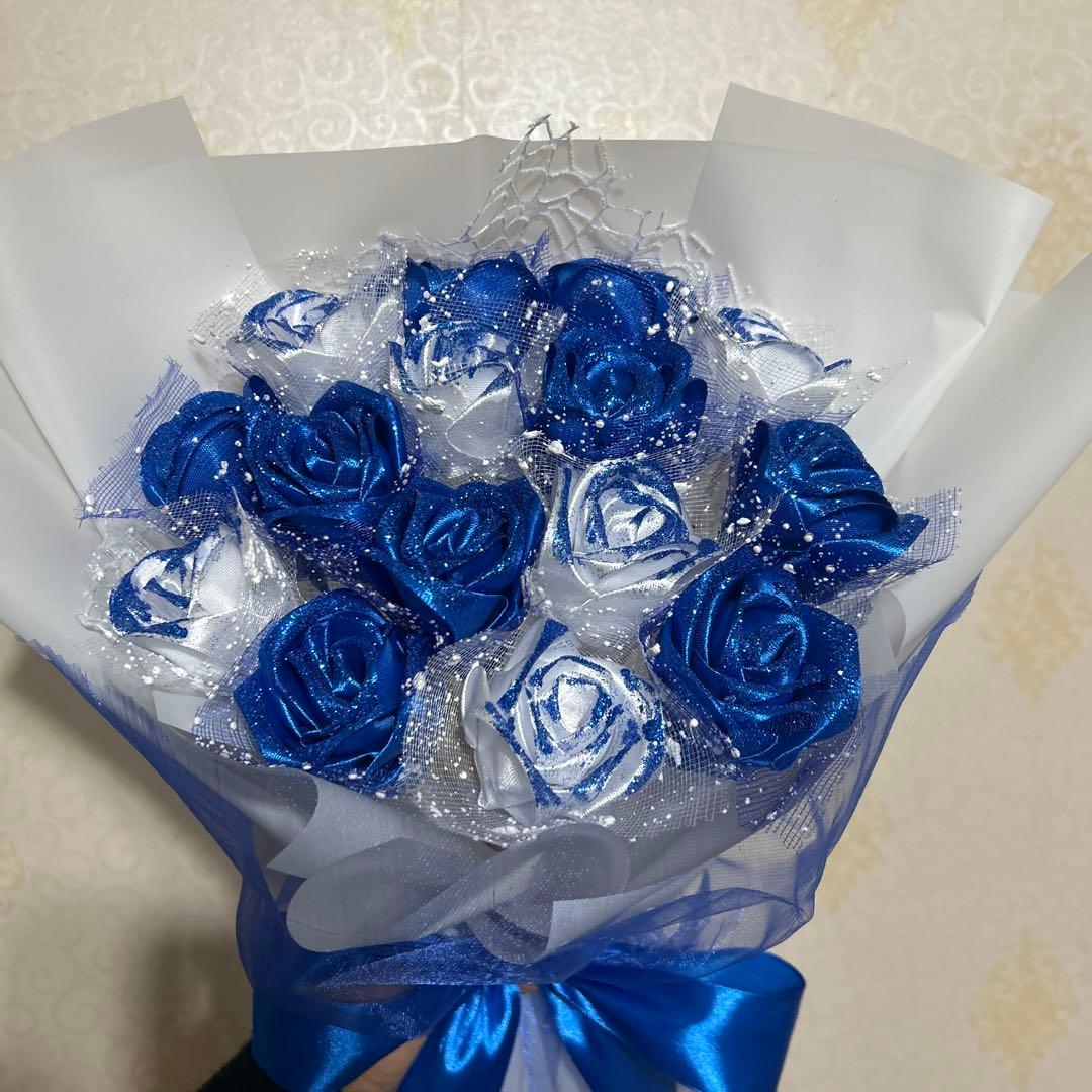 15本白青バラブーケ青ラメ付き❣️プレゼント お祝い 枯れない花永生薔薇特別な人へ