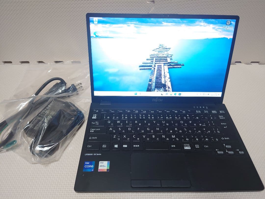 富士通Lifebook WU-X/E3 i7-1165G7 600g台世界最軽量