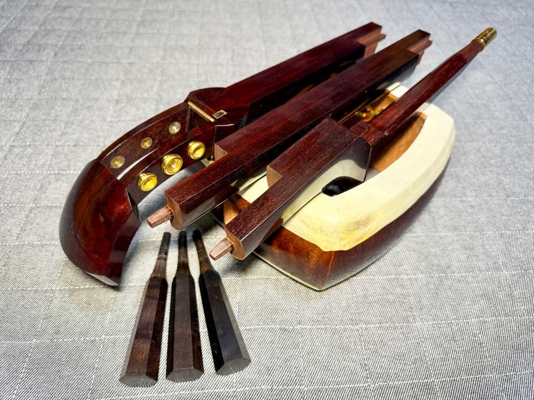 【美品】津軽三味線 特上 硬質 紅木棹 K22 GP 刻印 黒檀糸巻