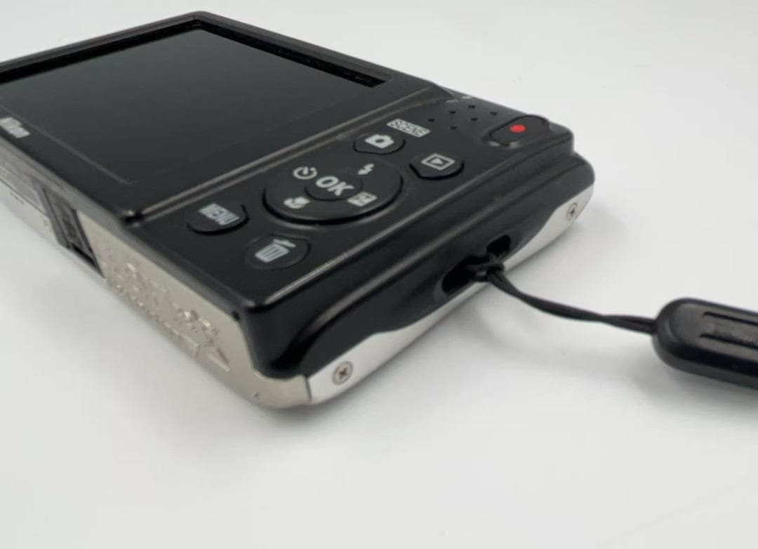 Nikon Coolpix A100 デジタルカメラ