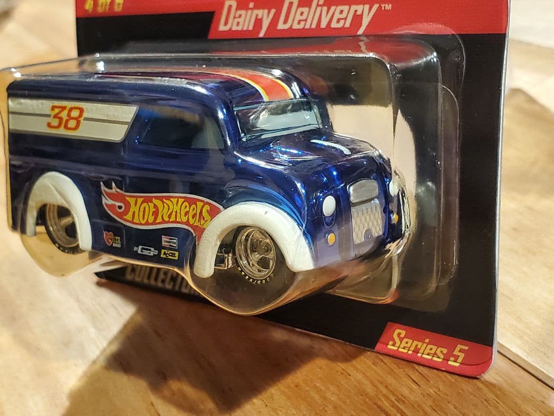 ホットウィール Dairy Delivery Real Riders