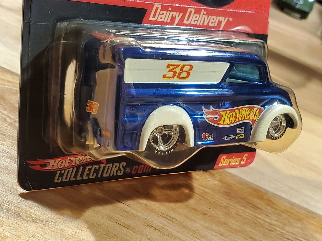 ホットウィール Dairy Delivery Real Riders