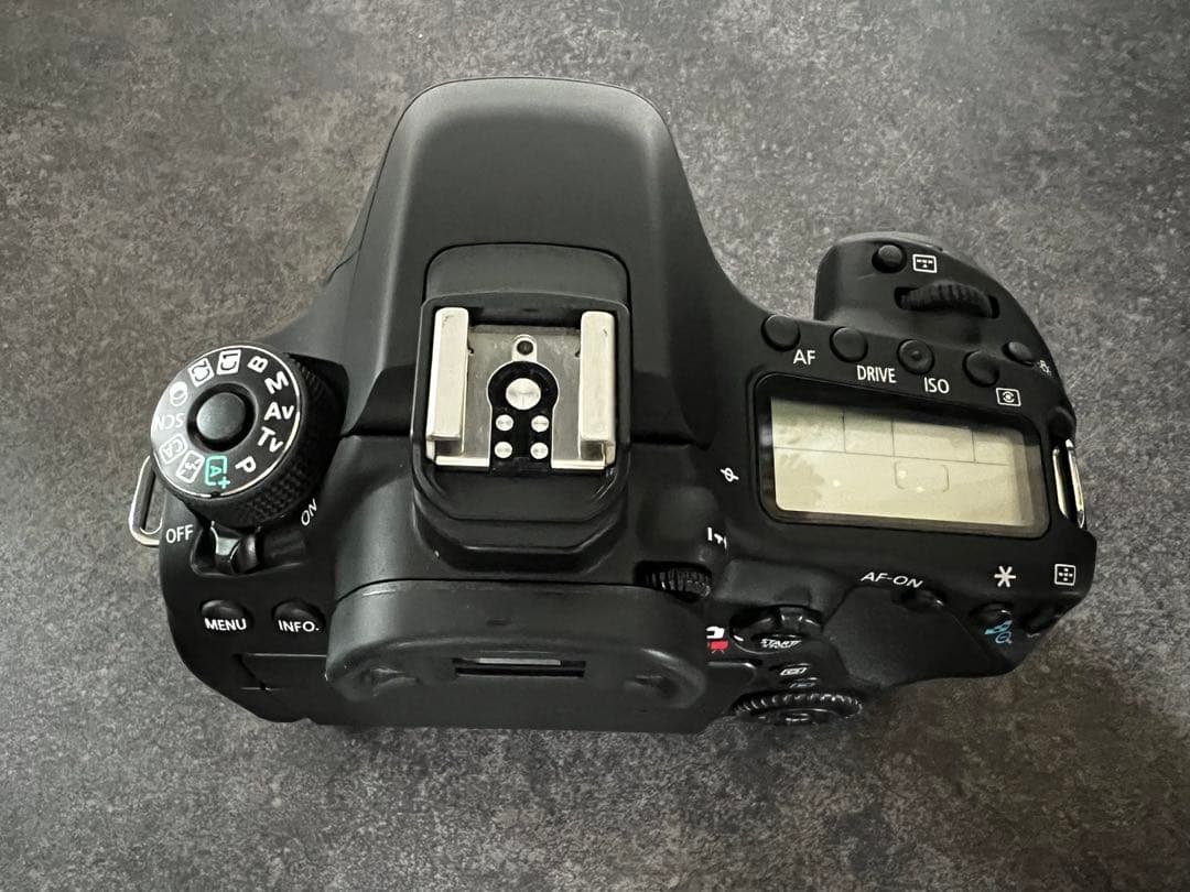 Canon EOS80D EF-S 18-135mm NanoUSMレンズキット