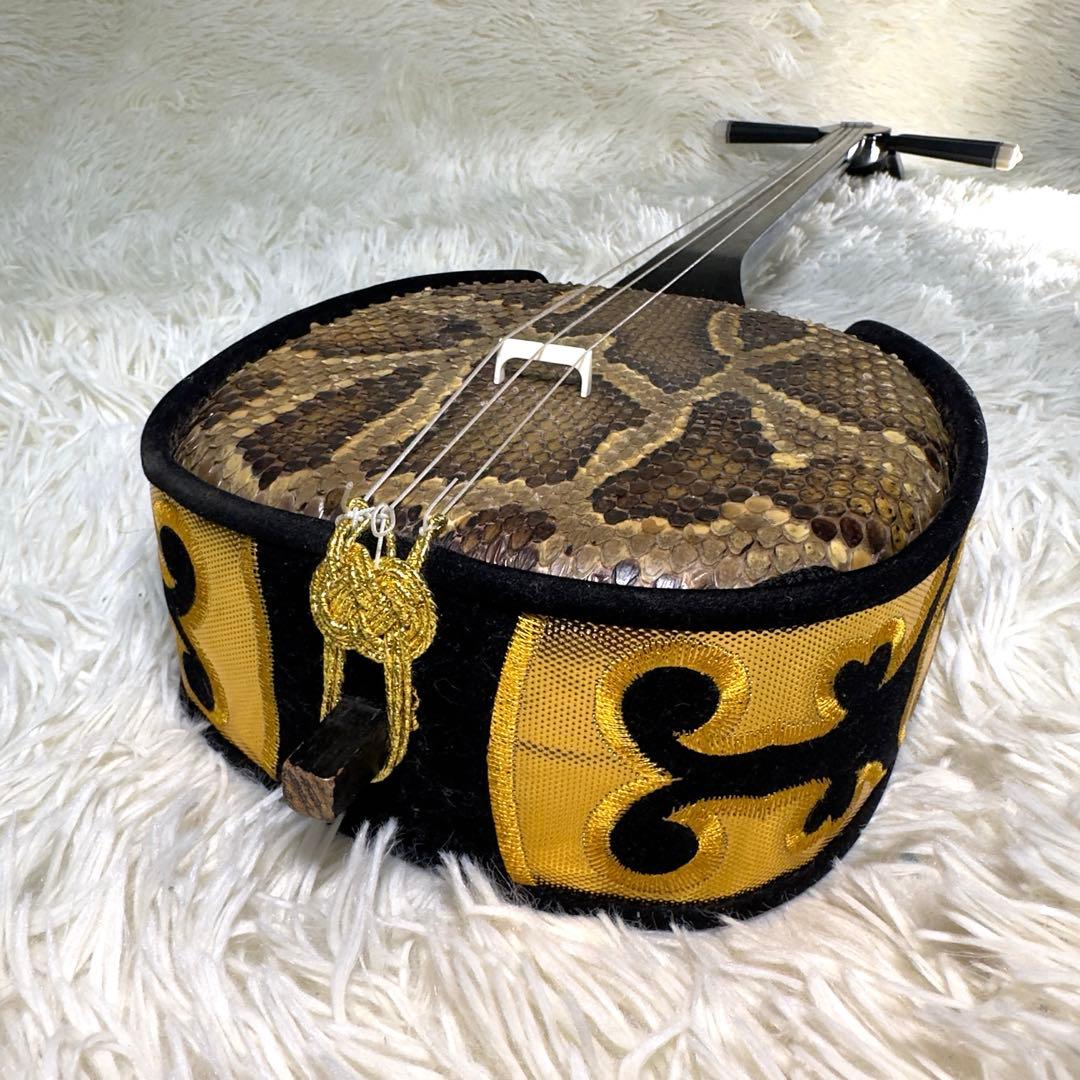 沖縄三味線　本革　ソフトケース付き