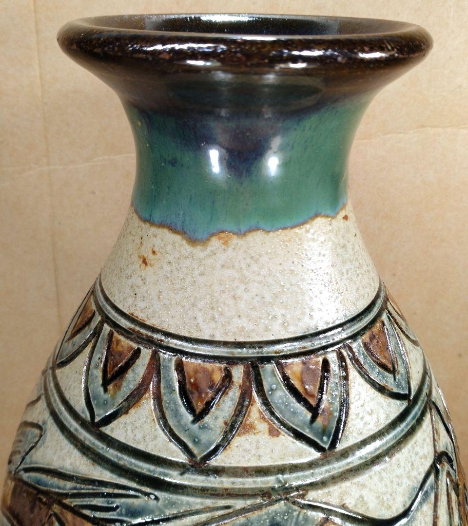 りおくん専用【本物保証】金城次郎 海老魚紋花瓶(海老2魚2）共箱 栞人間国宝美品